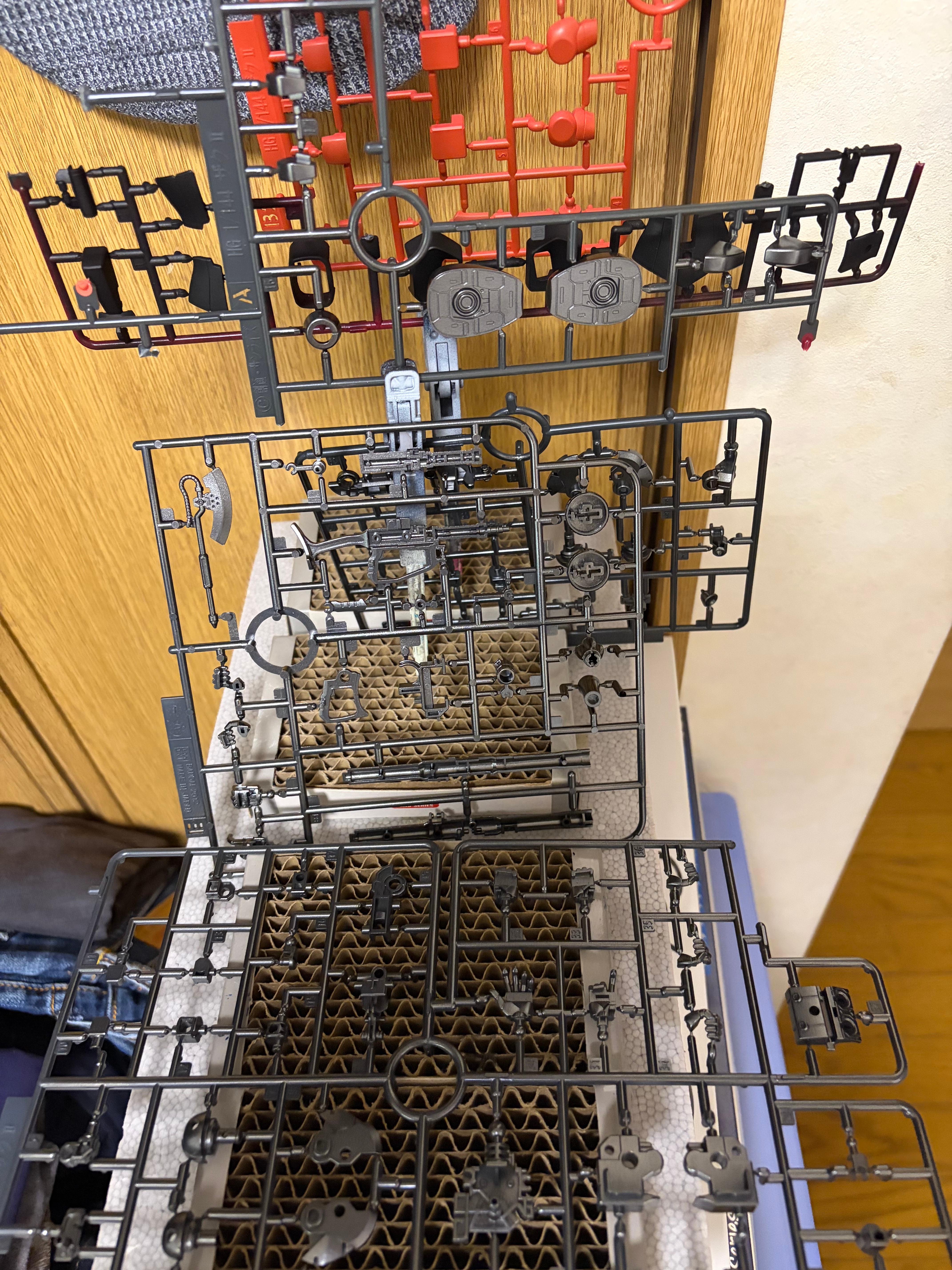 ARTHOBYCOMM（アソビーコム） | バンダイHG1/144 シャア専用ザクⅡ
