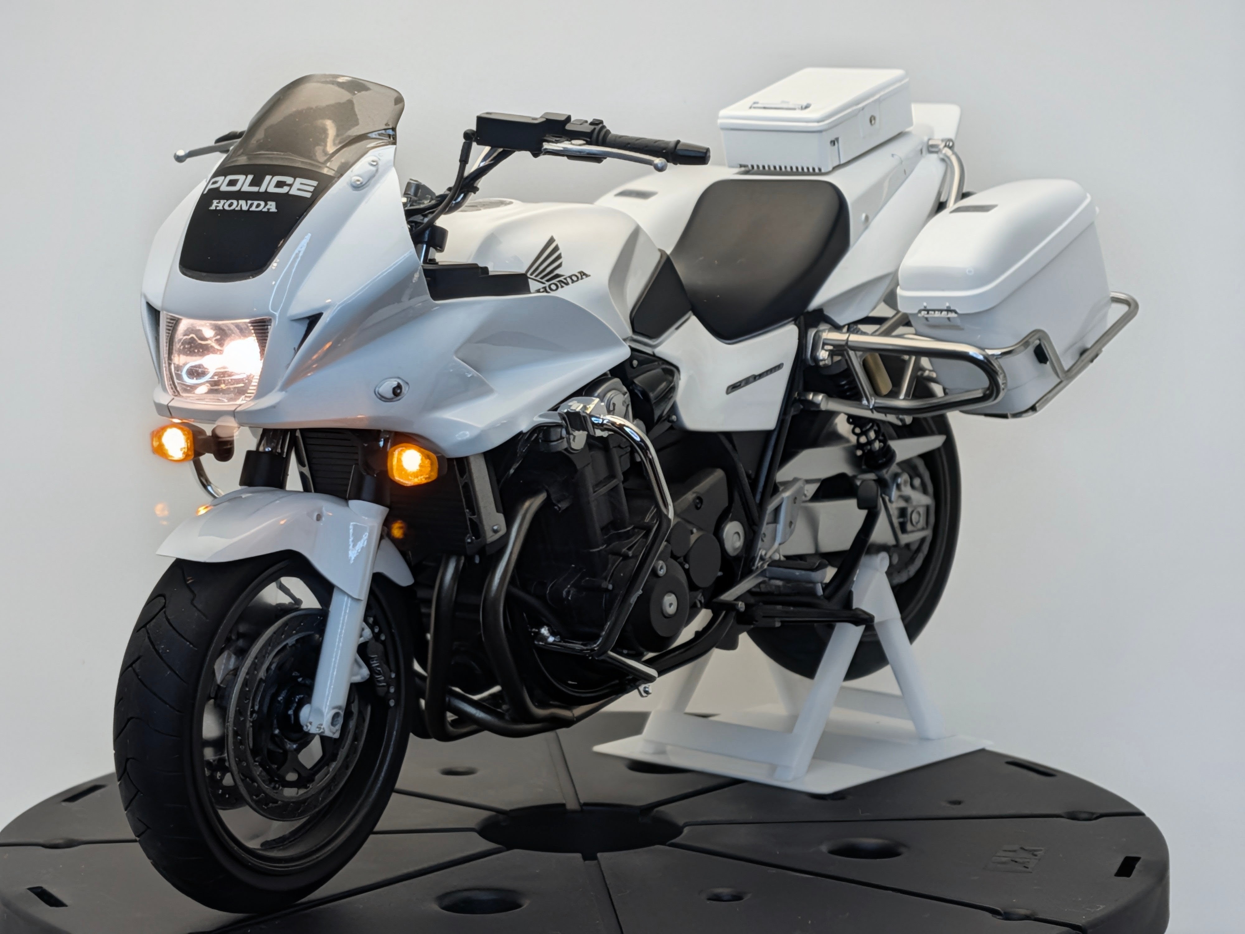 ARTHOBYCOMM（アソビーコム） | フジミ 1/12 白バイ HONDA CB1300P