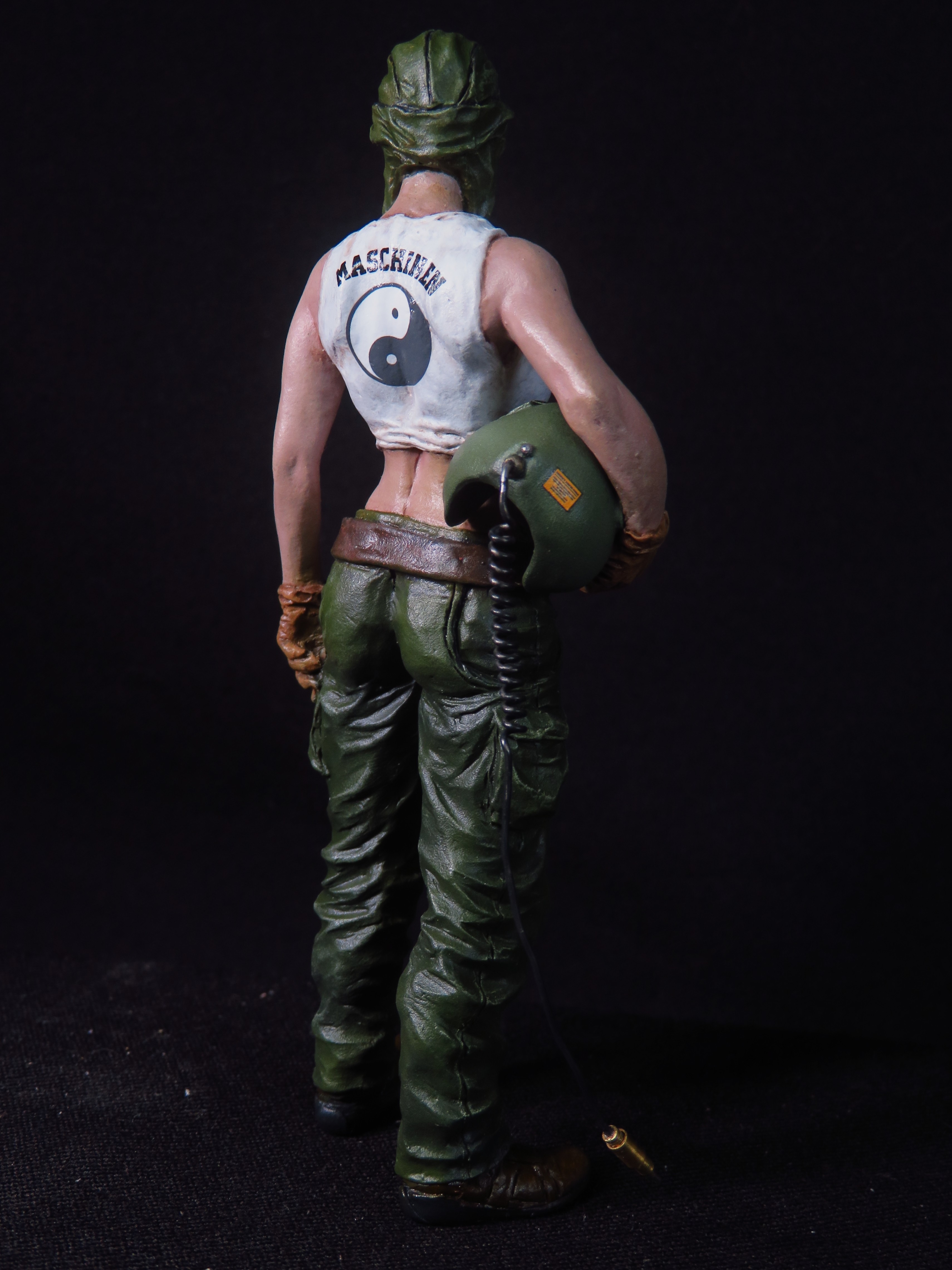 ARTHOBYCOMM（アソビーコム） | ガレージキット 1／16 ラプター女性